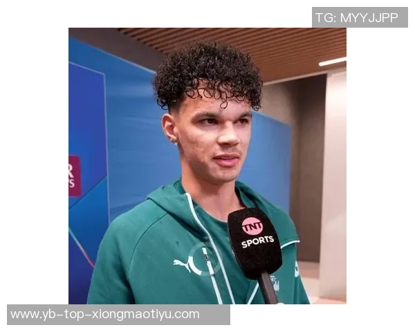 福登称赞塞梅尼奥身体对抗能力强大左右脚均衡是门前威胁的关键