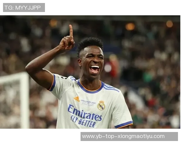 维尼修斯分享巴伊亚度假美照展现时尚魅力仿佛置身普拉达世界 维尼修斯分享巴伊亚度假美照展现时尚魅力仿佛置身普拉达世界